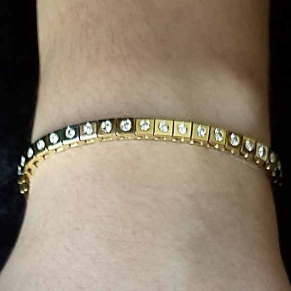 14K Gold & 42 Natural Diamonds Tennis Bracelet, Appraisal Shown - Picture 7 of 8